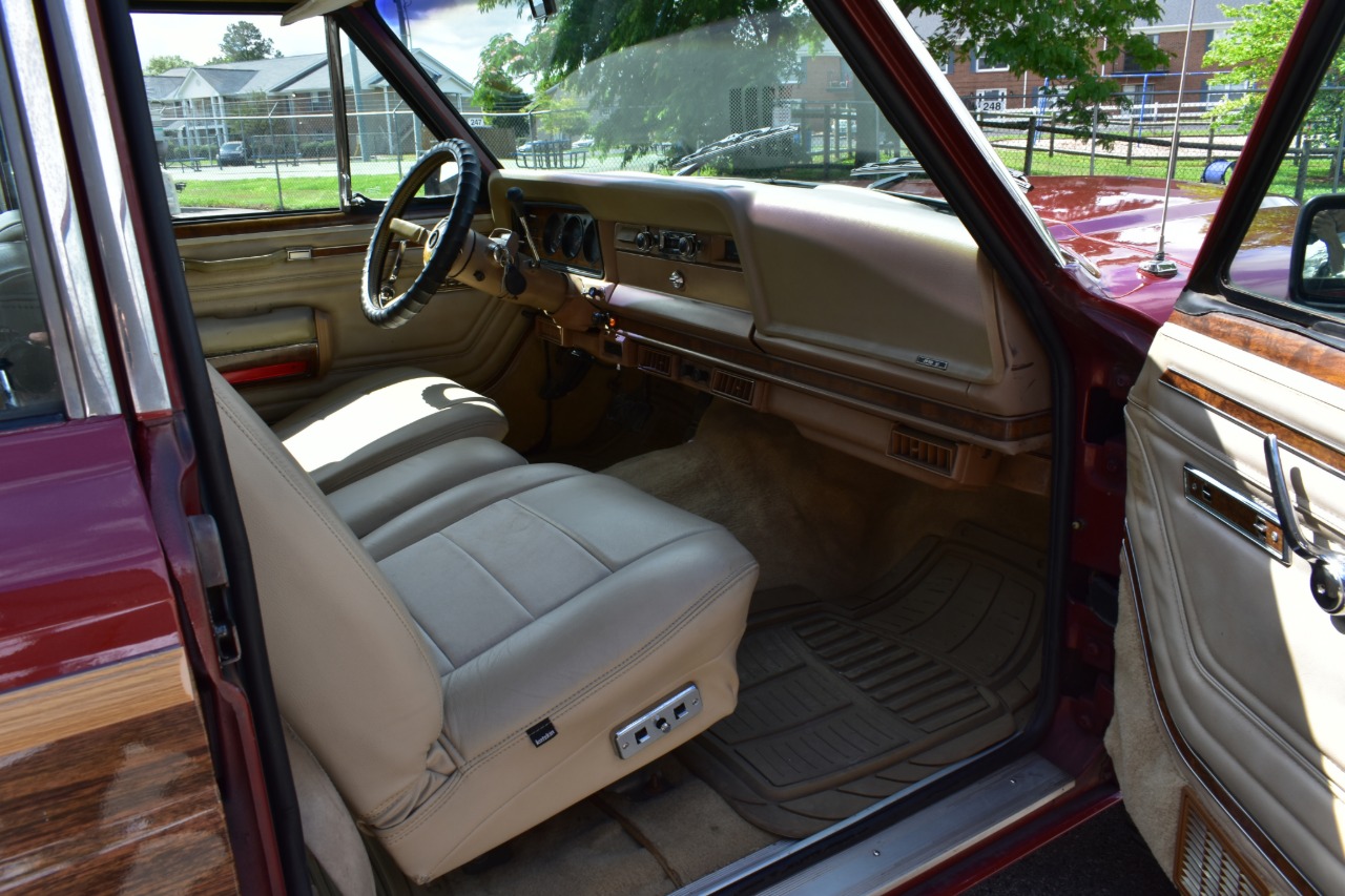 1984 Jeep Grand Wagoneer