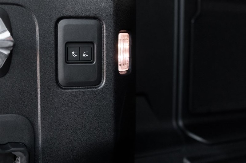 2023 Land Rover Defender 110 75th Limited Edition