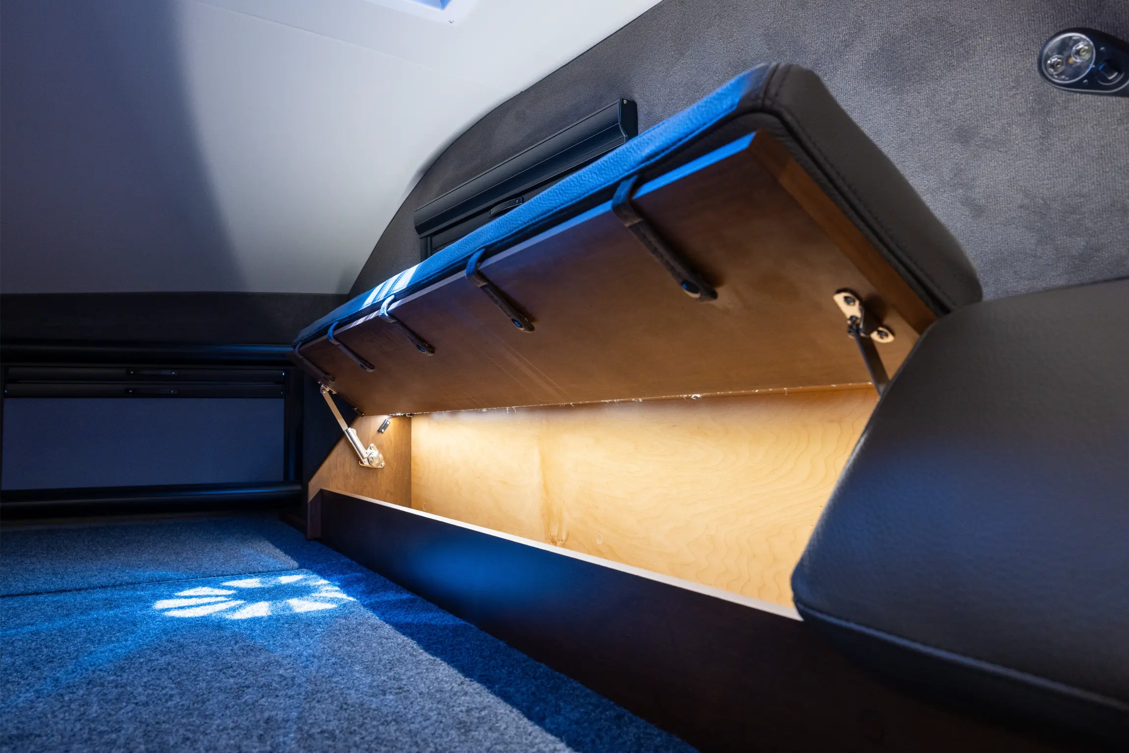 2021 EarthRoamer XV-LTi 032