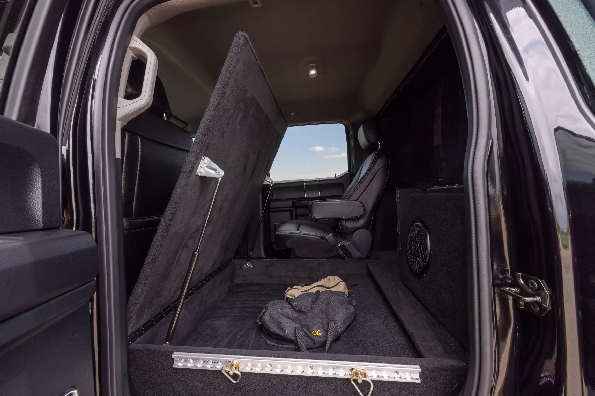 2021 EarthRoamer XV-LTi 032