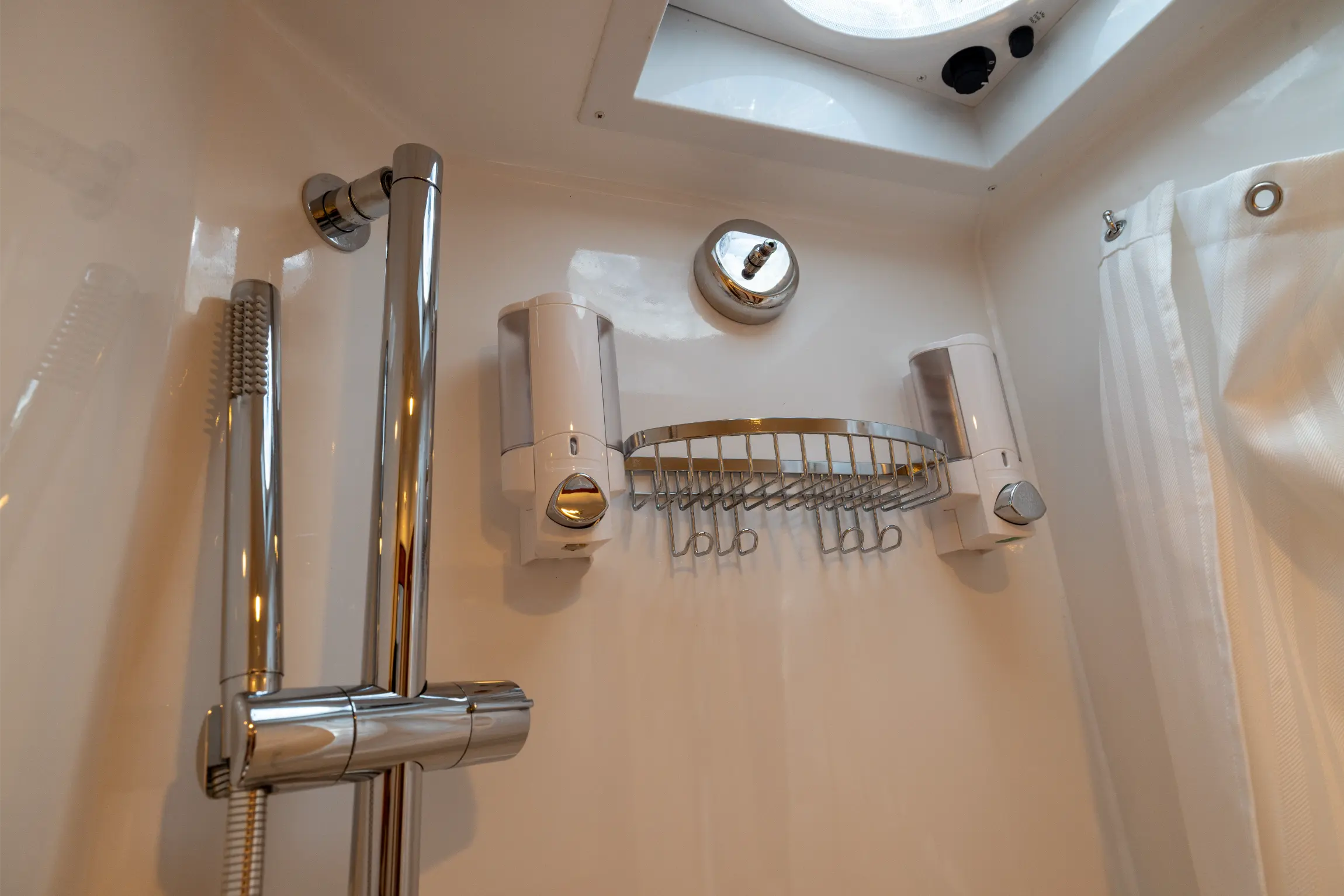 2021 EarthRoamer XV-LTi 032