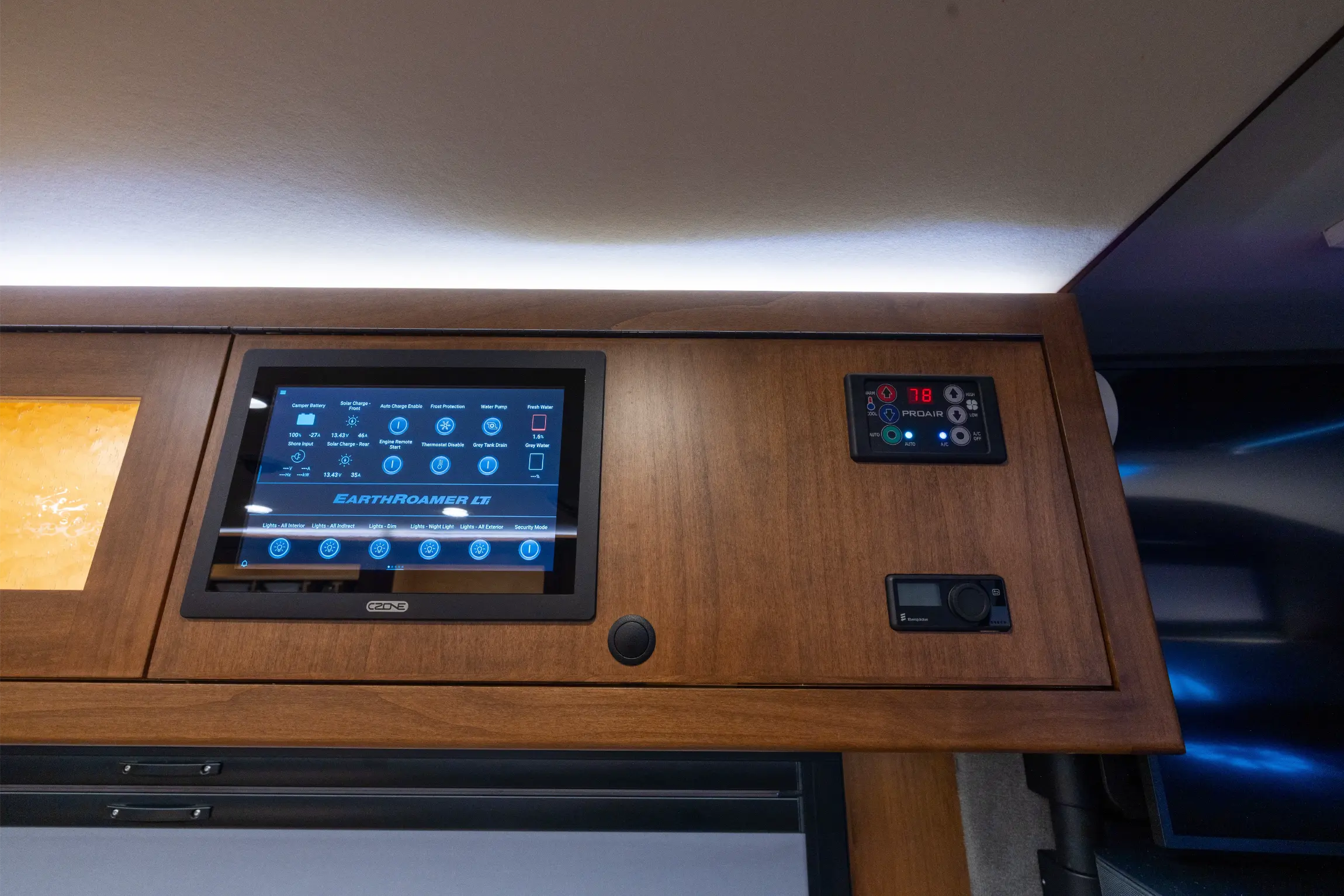 2021 EarthRoamer XV-LTi 032