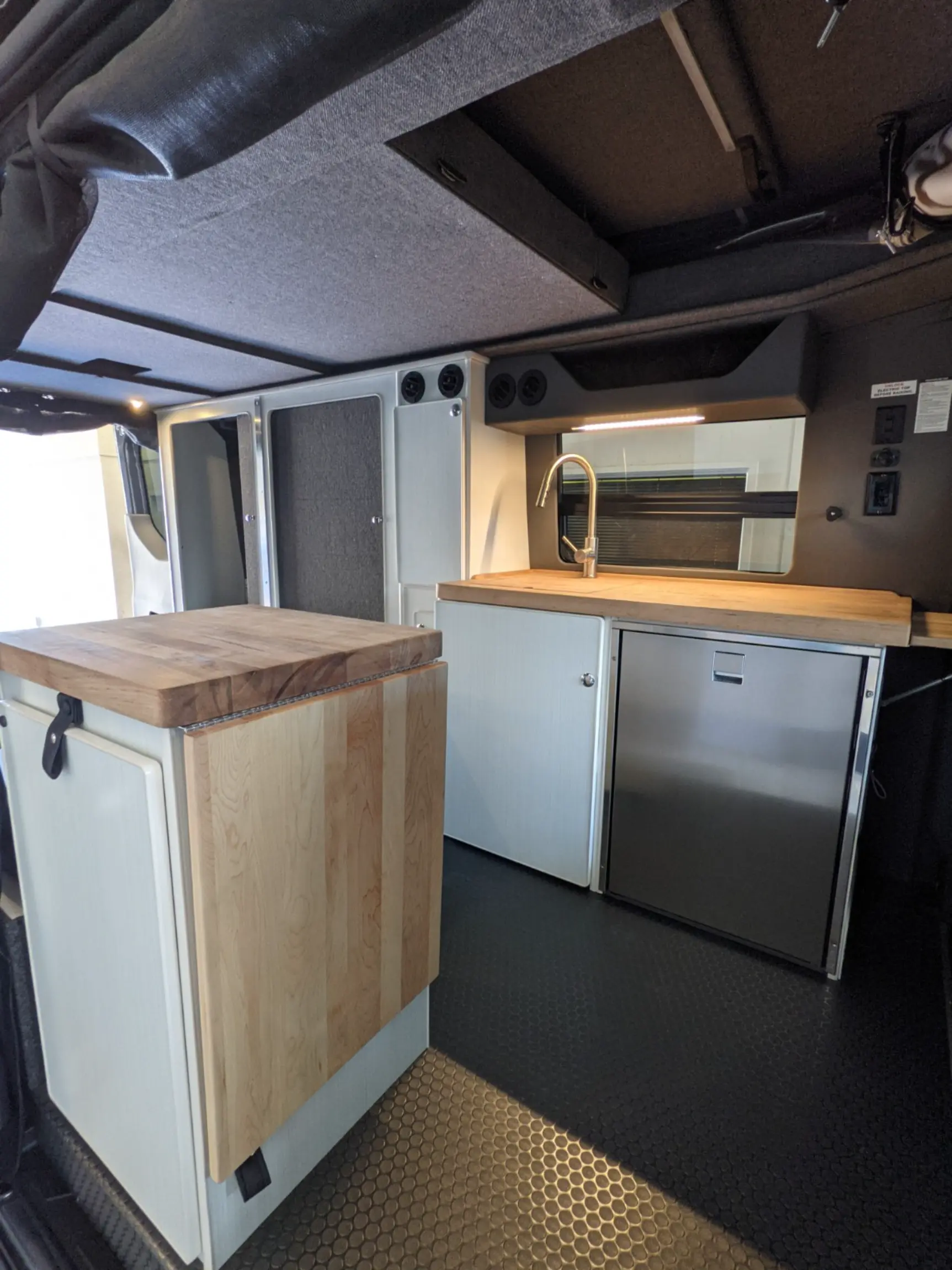 2020 Mercedes-Benz Sprinter 2500 144 in Sportsmobile 4×4