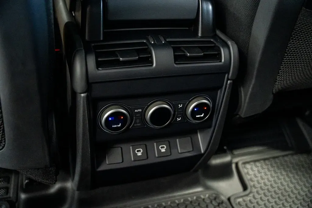 2025 Land Rover Defender 110 X