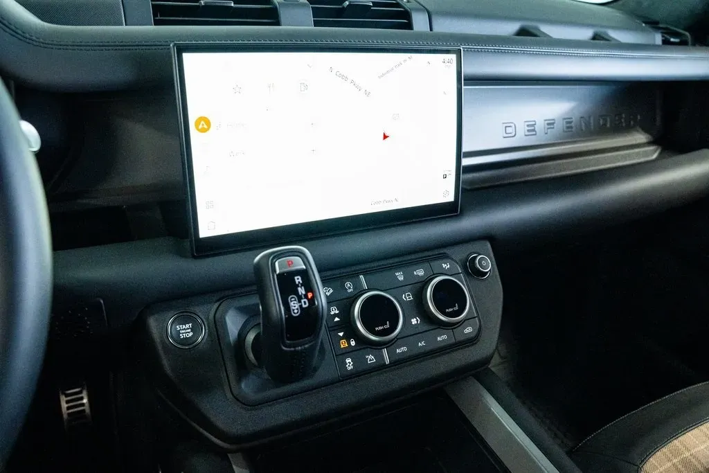 2025 Land Rover Defender 110 X