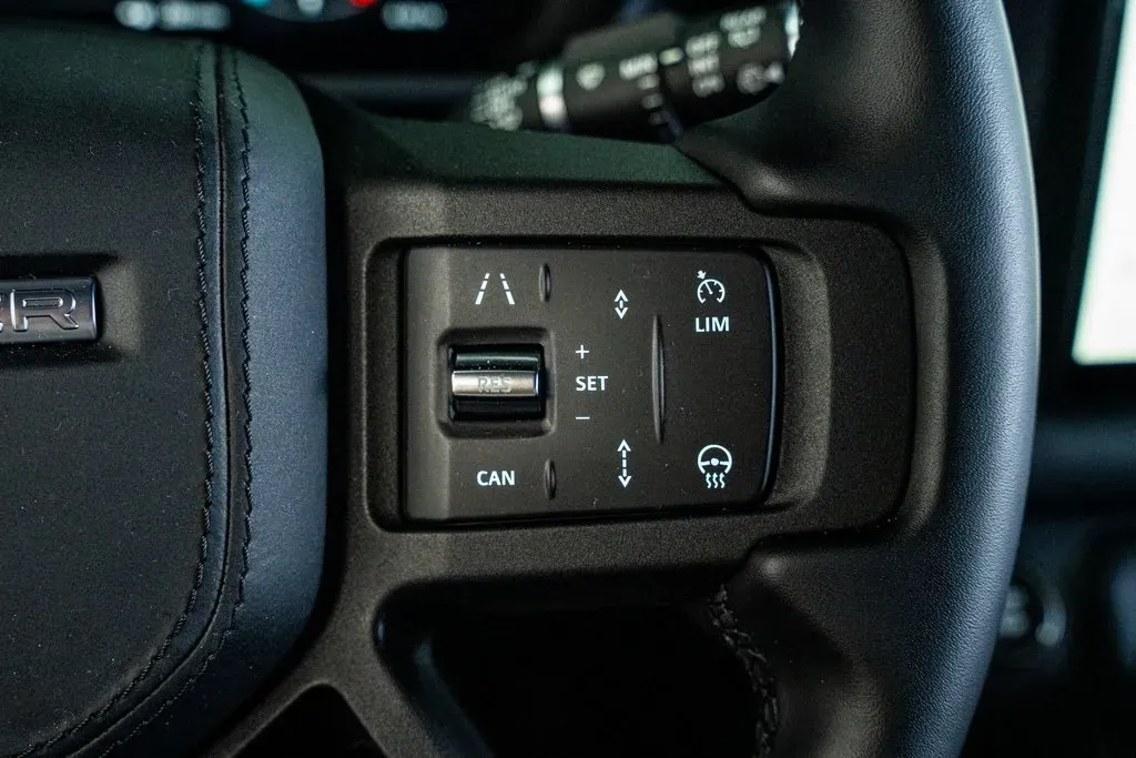 2025 Land Rover Defender 110 X