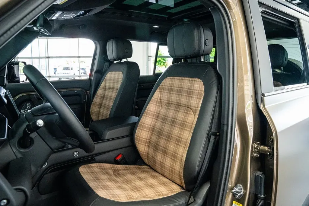 2025 Land Rover Defender 110 X