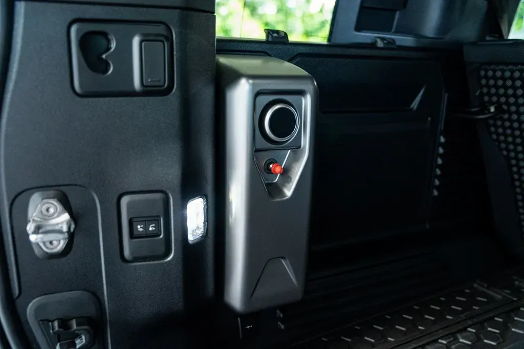 2025 Land Rover Defender 110 X