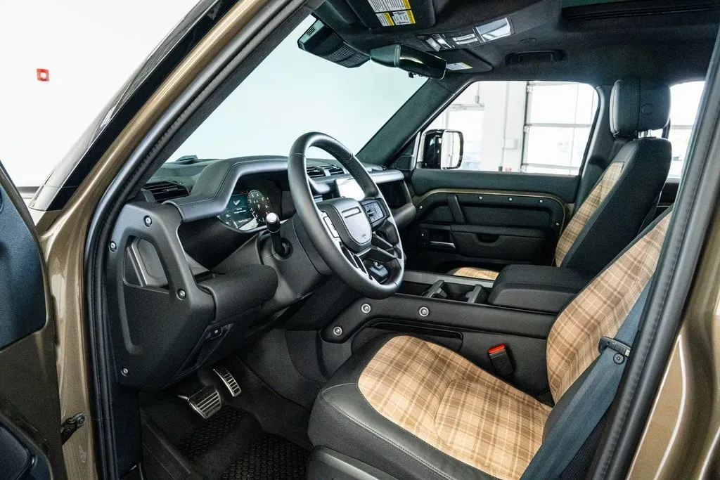 2025 Land Rover Defender 110 X