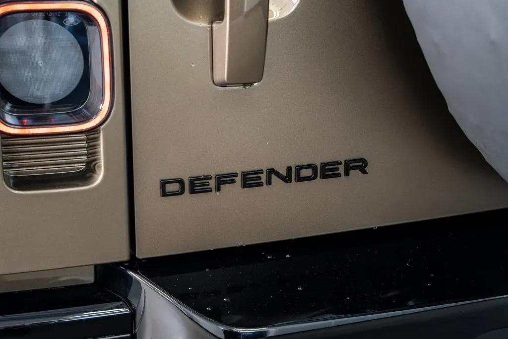 2025 Land Rover Defender 110 X