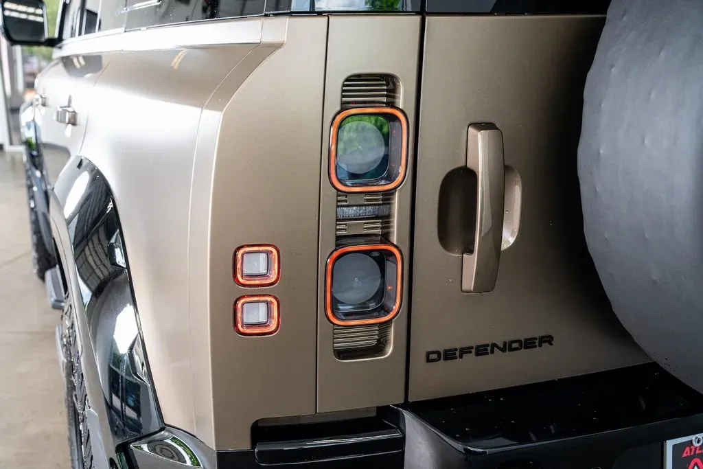 2025 Land Rover Defender 110 X