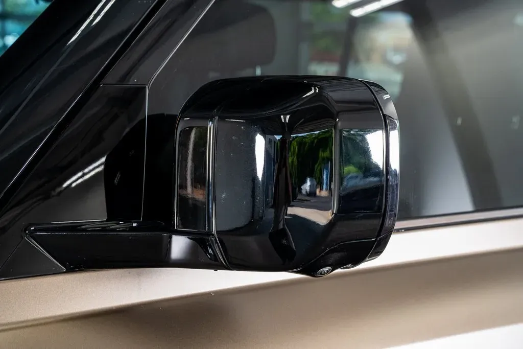 2025 Land Rover Defender 110 X