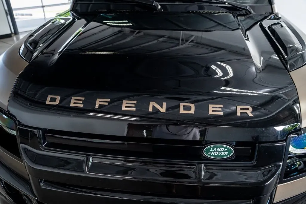 2025 Land Rover Defender 110 X