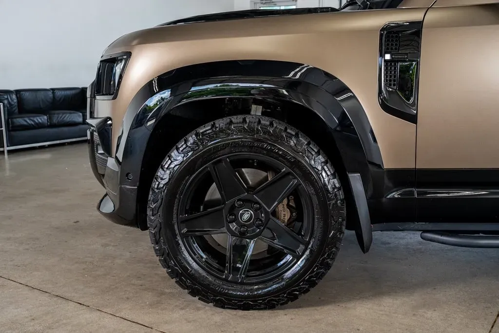 2025 Land Rover Defender 110 X