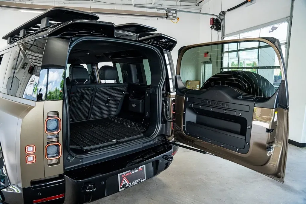 2025 Land Rover Defender 110 X