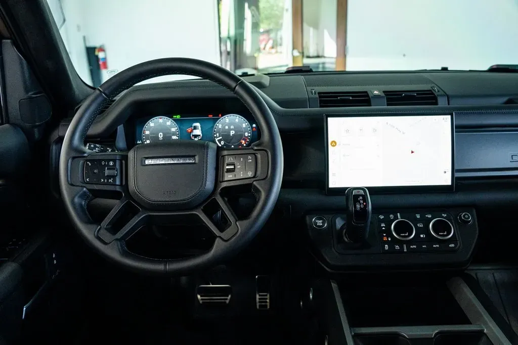 2025 Land Rover Defender 110 X