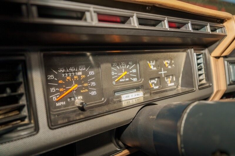 1986 Ford F-350 Pickup Camper