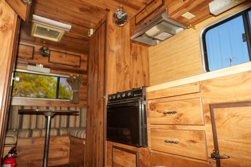 1986 Ford F-350 Pickup Camper