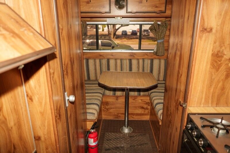 1986 Ford F-350 Pickup Camper