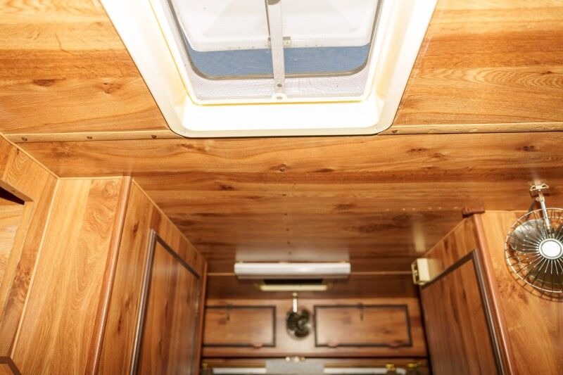 1986 Ford F-350 Pickup Camper