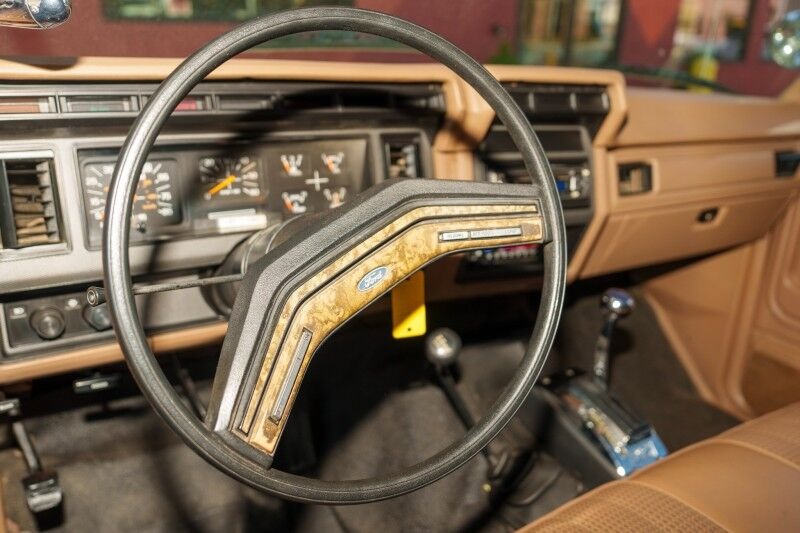 1986 Ford F-350 Pickup Camper - 3