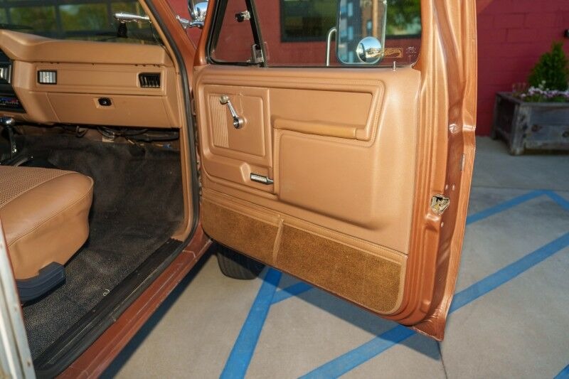 1986 Ford F-350 Pickup Camper