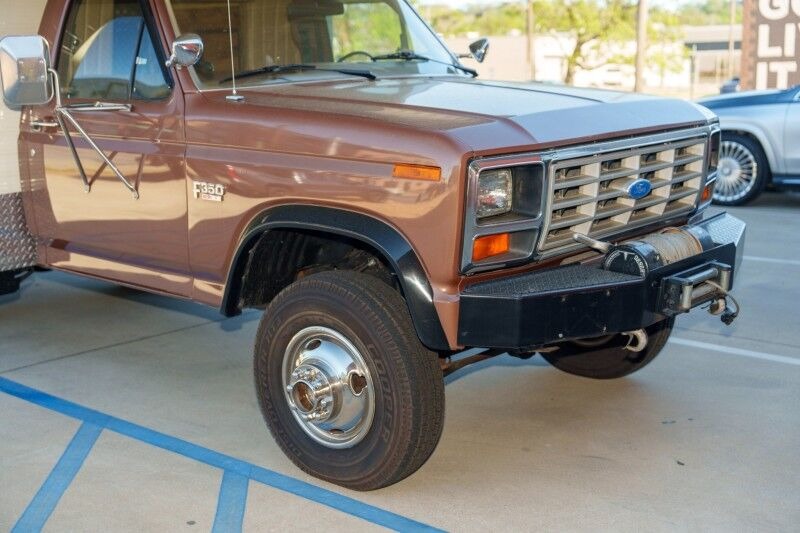 1986 Ford F-350 Pickup Camper