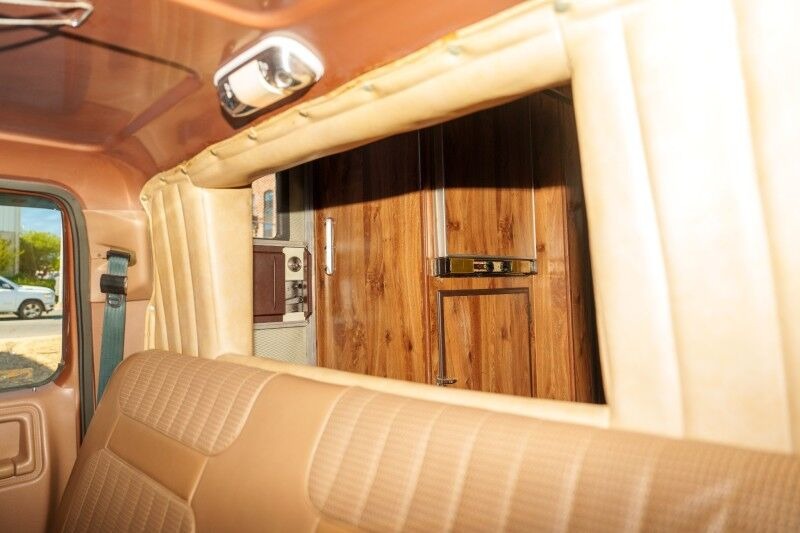 1986 Ford F-350 Pickup Camper - 4