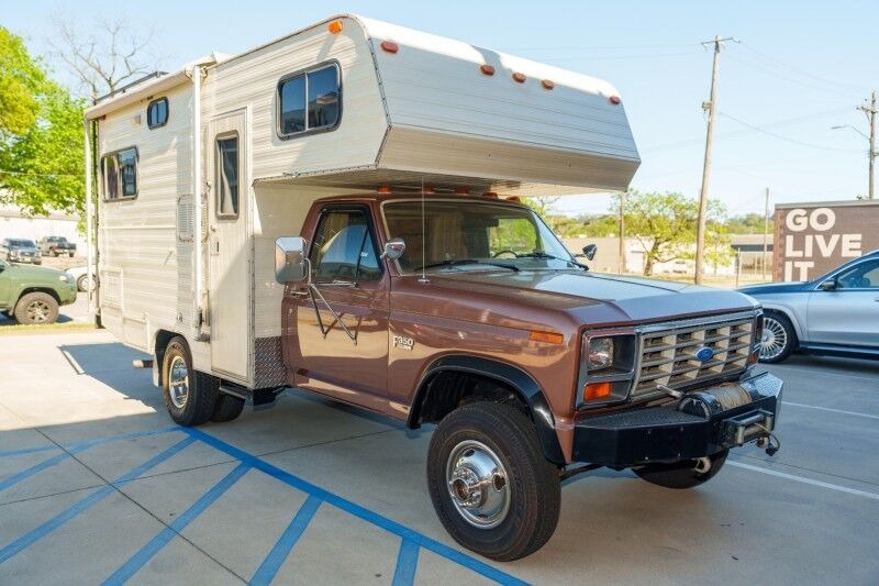 1986 Ford F-350 Pickup Camper