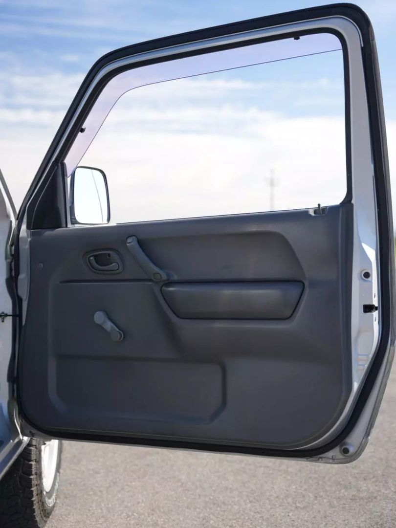 25k-Mile 1999 Suzuki Jimny