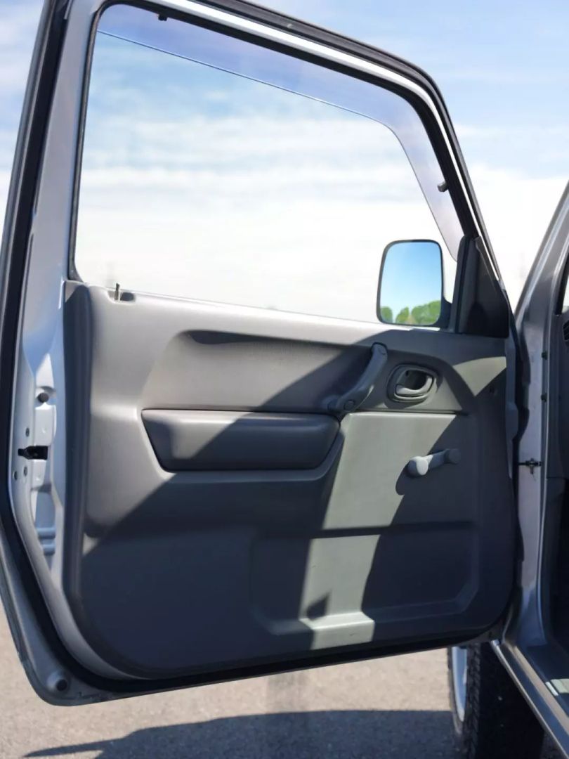 25k-Mile 1999 Suzuki Jimny