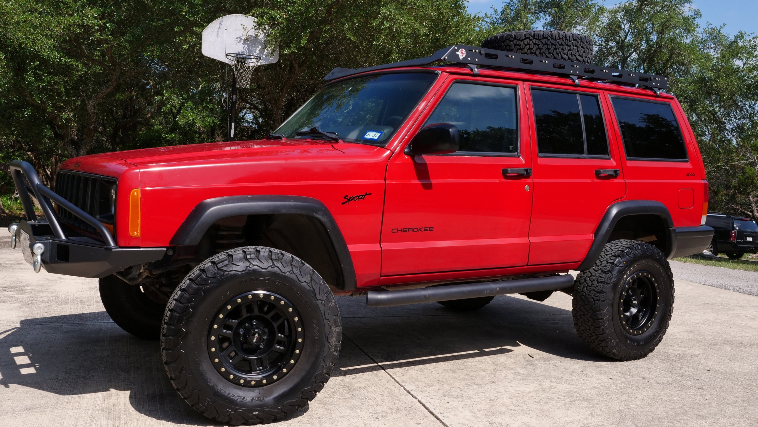 Modified 1997 Jeep Cherokee Sport XJ 4×4 - 3