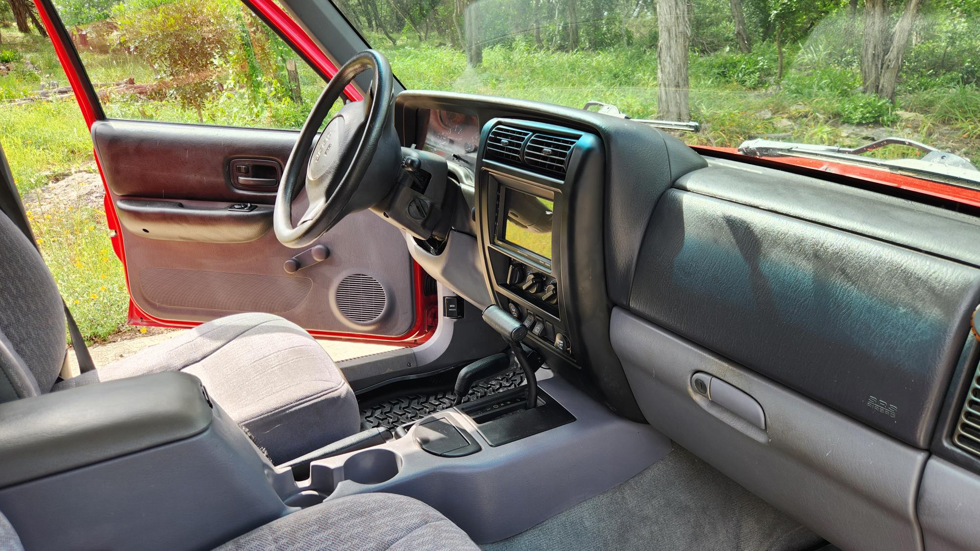 Modified 1997 Jeep Cherokee Sport XJ 4×4