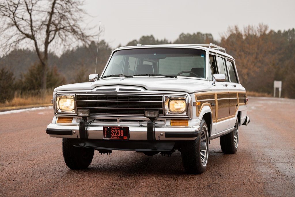  Jeep Grand Wagoneer