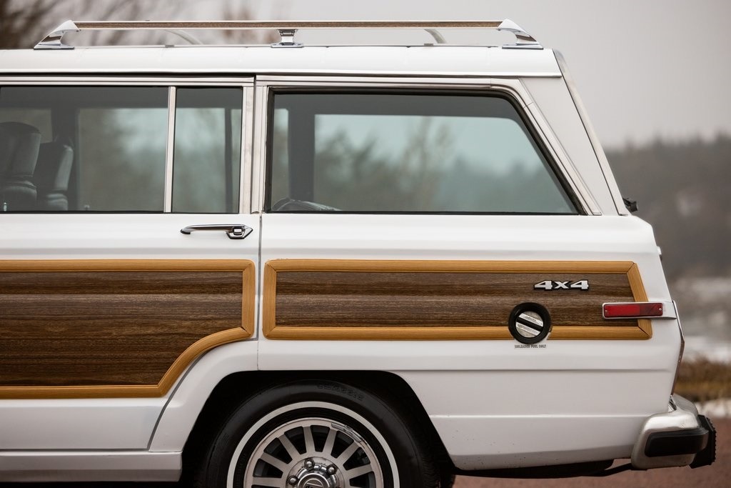 1989 Jeep Grand Wagoneer Base