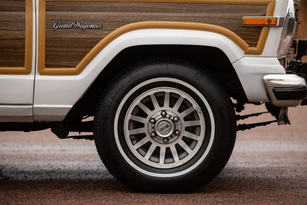 1989 Jeep Grand Wagoneer Base