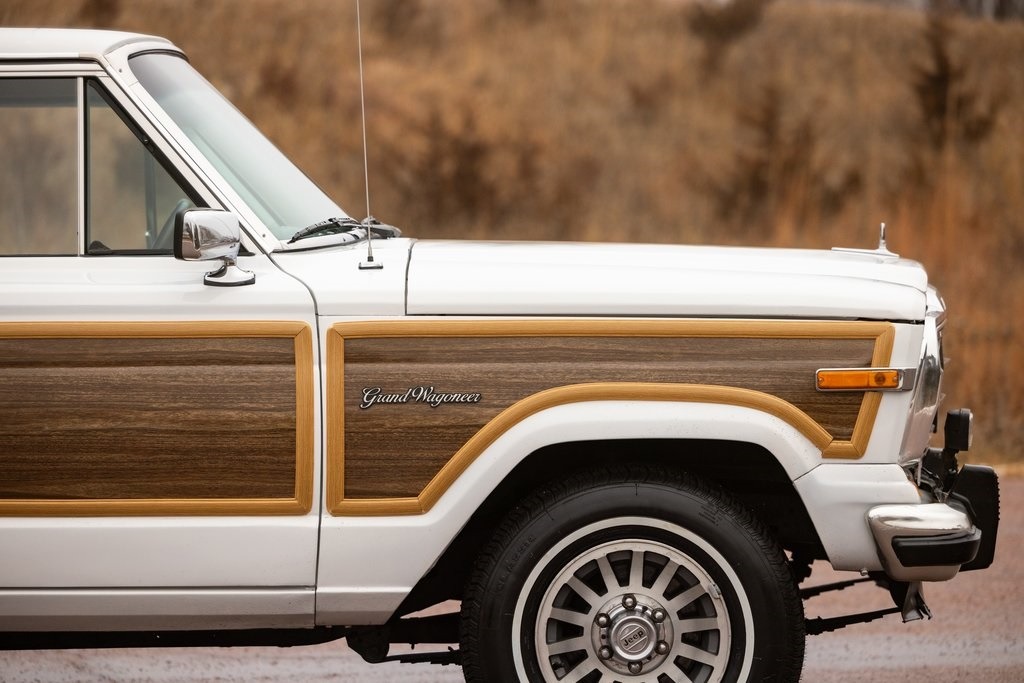 1989 Jeep Grand Wagoneer Base