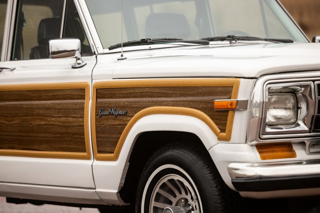 1989 Jeep Grand Wagoneer Base