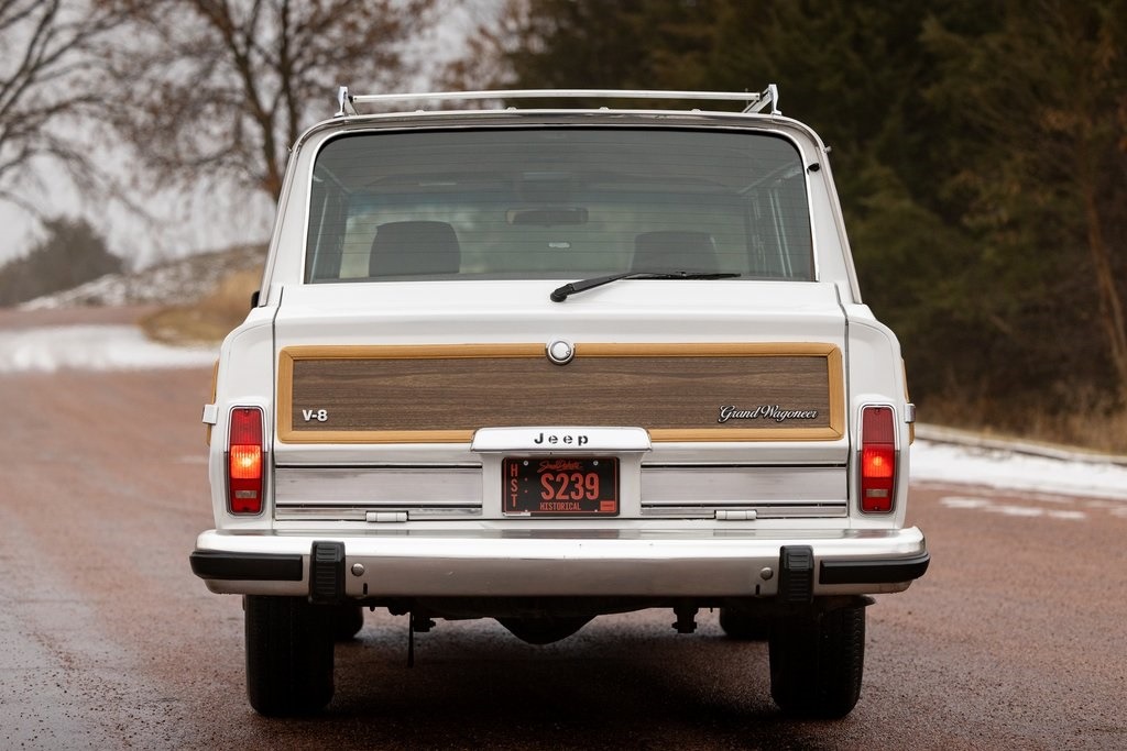 1989 Jeep Grand Wagoneer Base