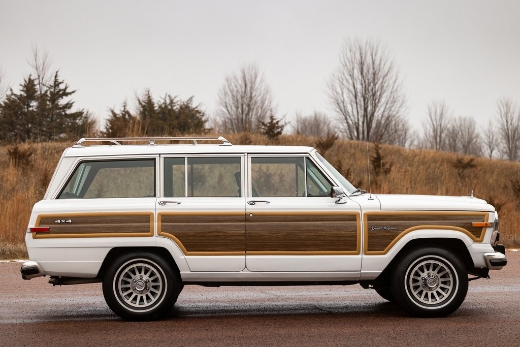 1989 Jeep Grand Wagoneer Base