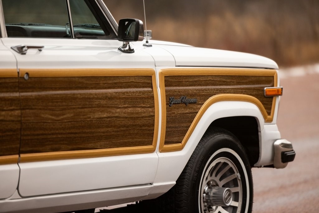 1989 Jeep Grand Wagoneer Base