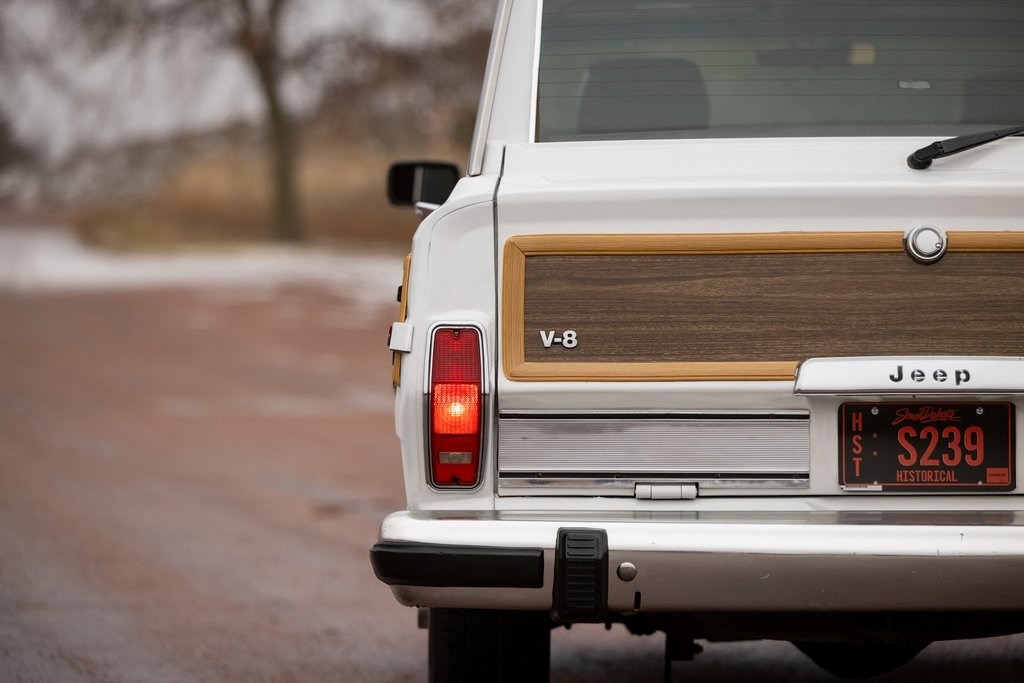 1989 Jeep Grand Wagoneer Base