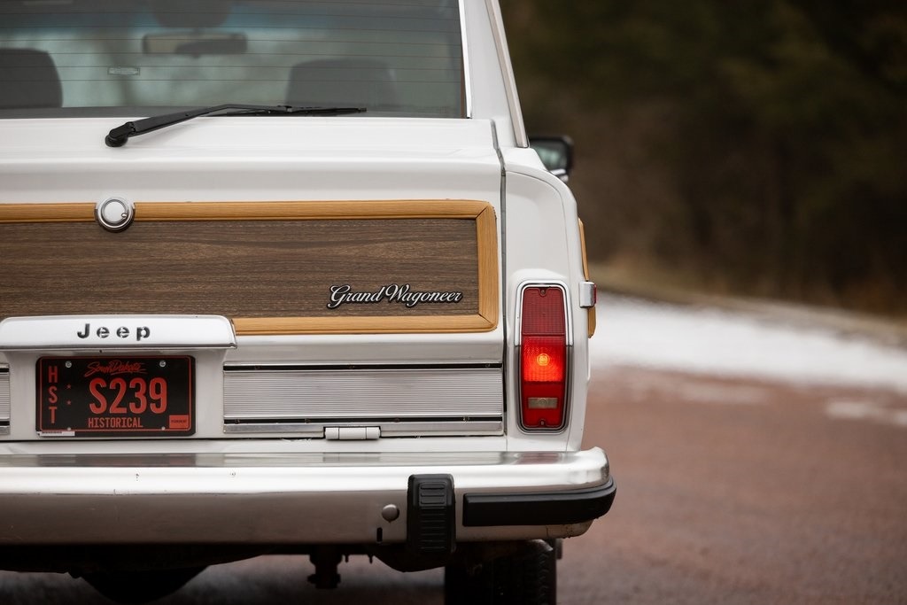 1989 Jeep Grand Wagoneer Base