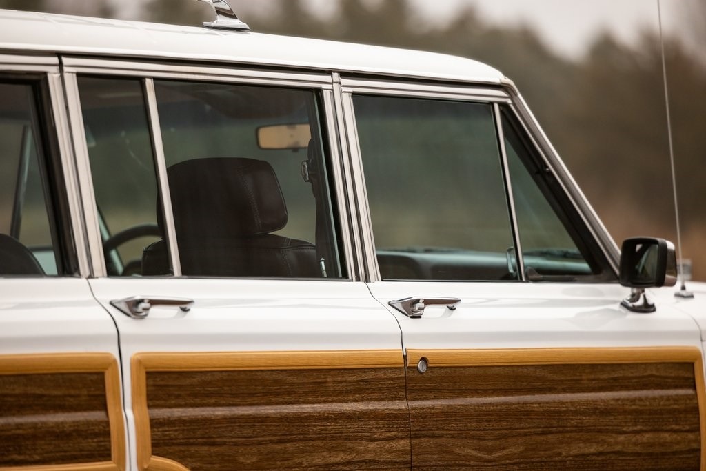 1989 Jeep Grand Wagoneer Base