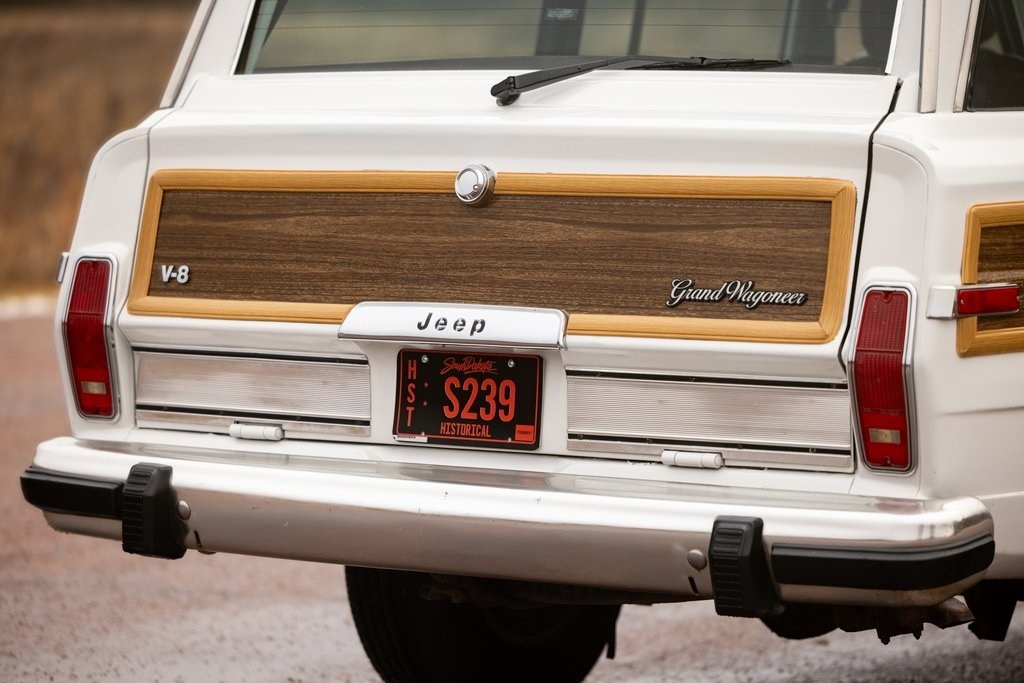 1989 Jeep Grand Wagoneer Base