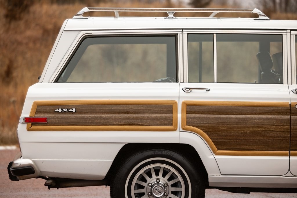 1989 Jeep Grand Wagoneer Base