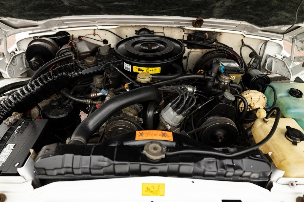 1989 Jeep Grand Wagoneer Base