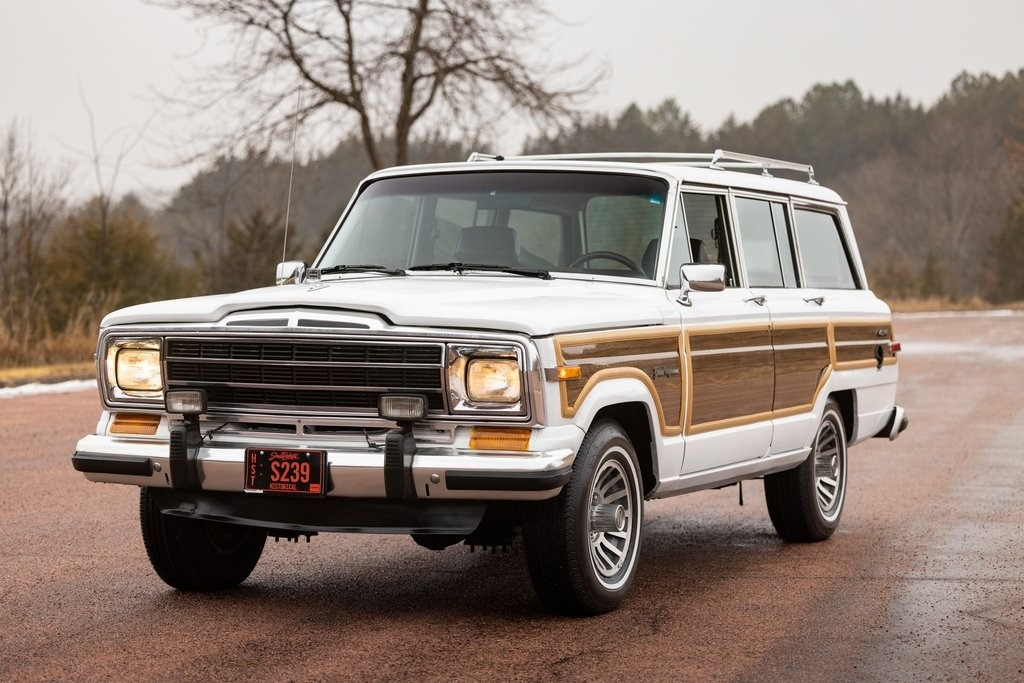 1989 Jeep Grand Wagoneer Base - 4
