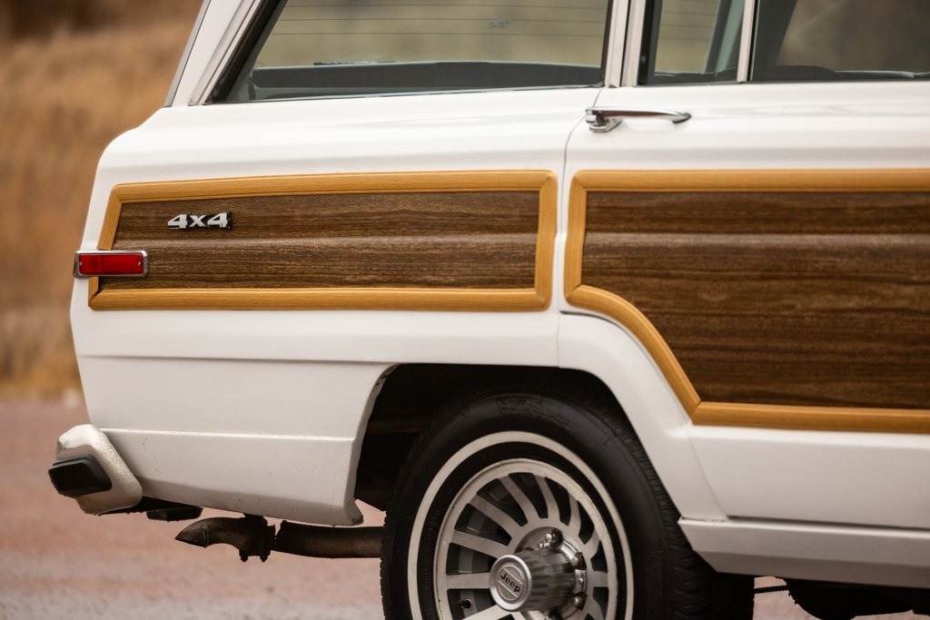1989 Jeep Grand Wagoneer Base