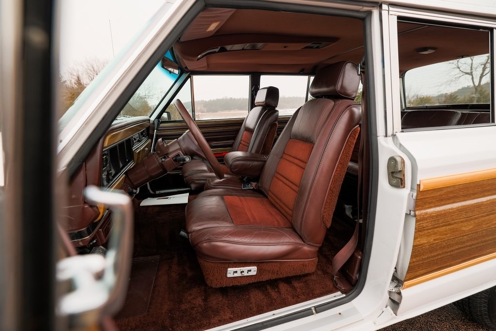 1989 Jeep Grand Wagoneer Base